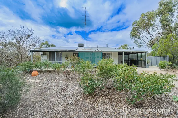 14 Vanzetti Street, Muluckine WA 6401