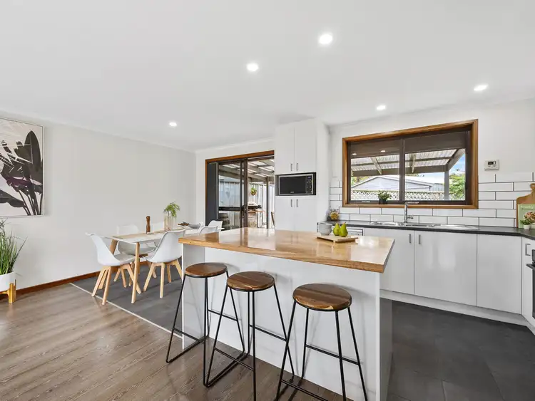 Fourth view of Homely house listing, 5 Cashel Court, Huntfield Heights SA 5163