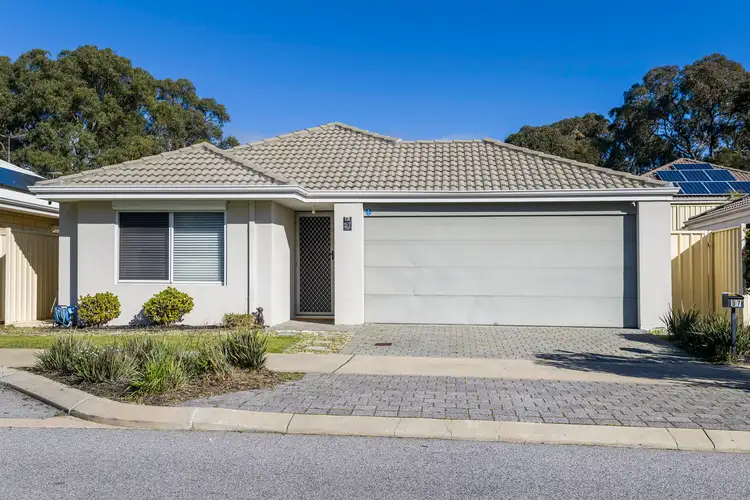 57 Warburton Trail, Lakelands WA 6180