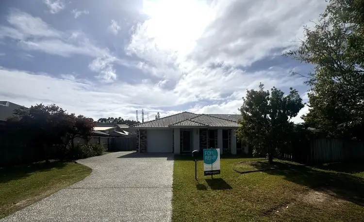 2b Sapphire Place, Pimpama QLD 4209