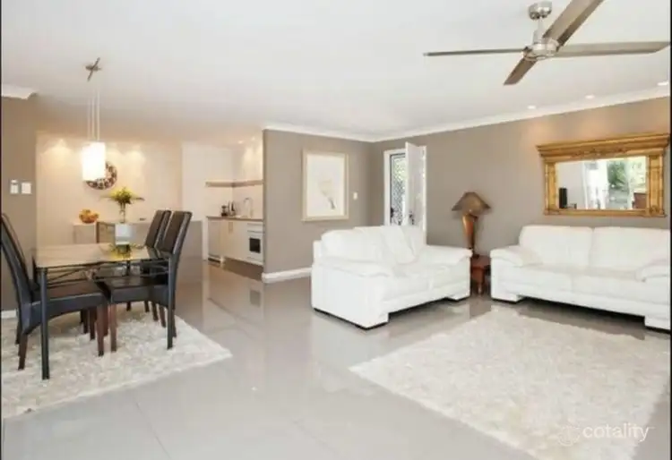 13 Robin Avenue, Paradise Point QLD 4216