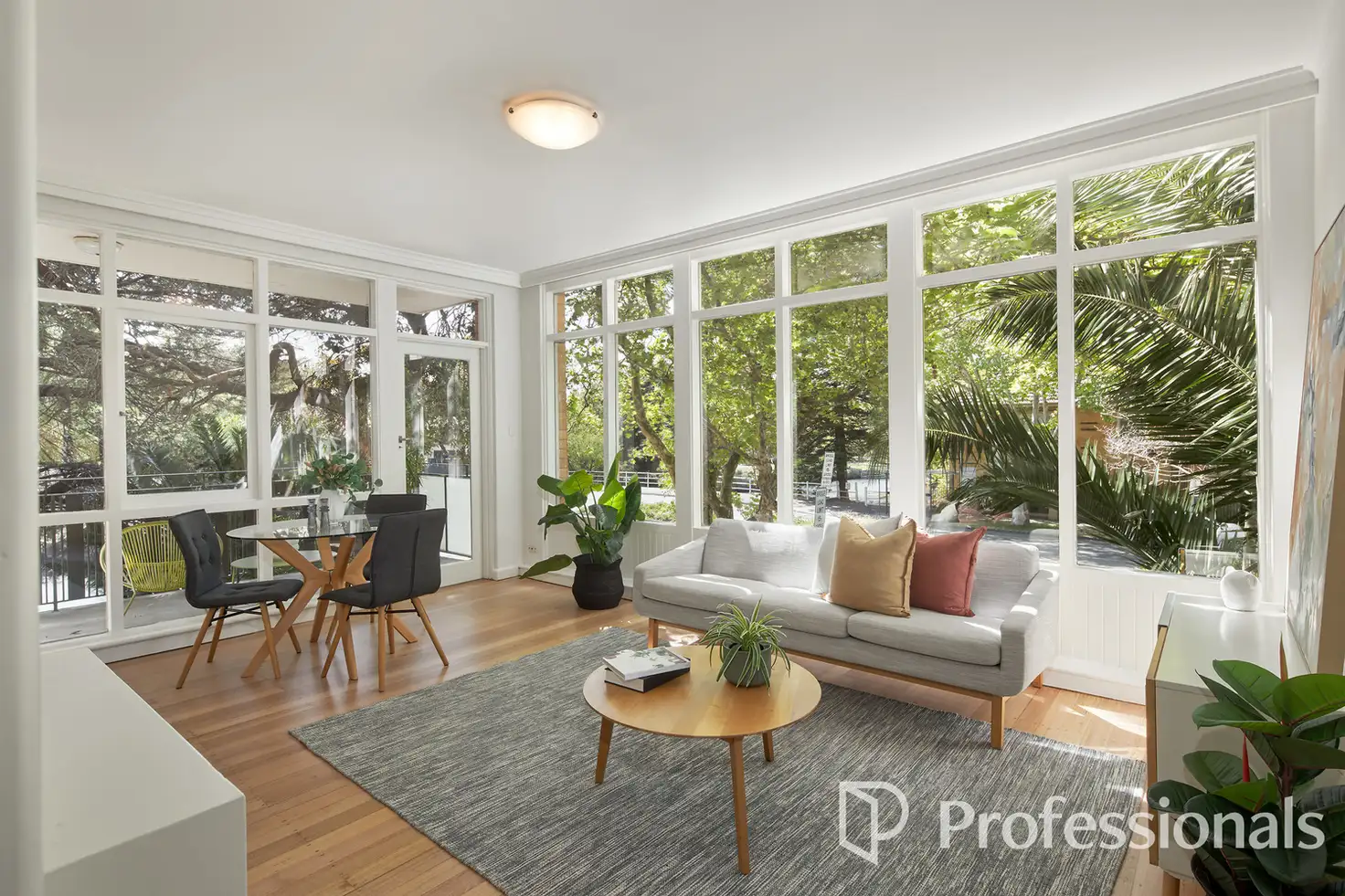Main view of Homely apartment listing, 2/64 Broadway, Elwood VIC 3184