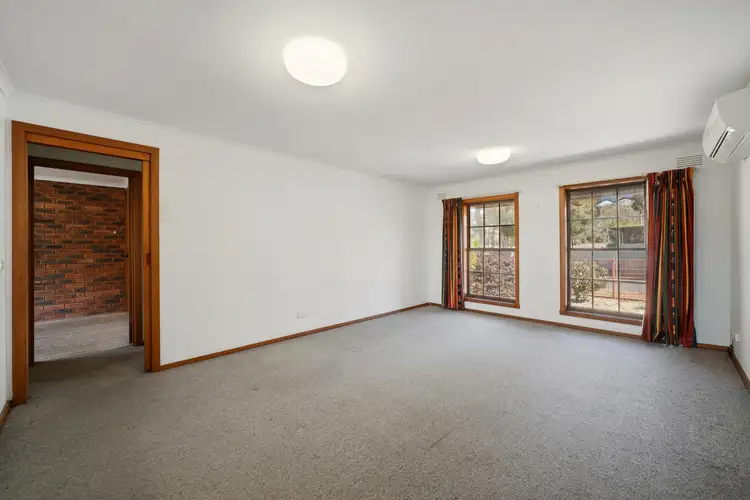 Third view of Homely semi-detached listing, 2/33 Baker Crescent, Mooroopna VIC 3629