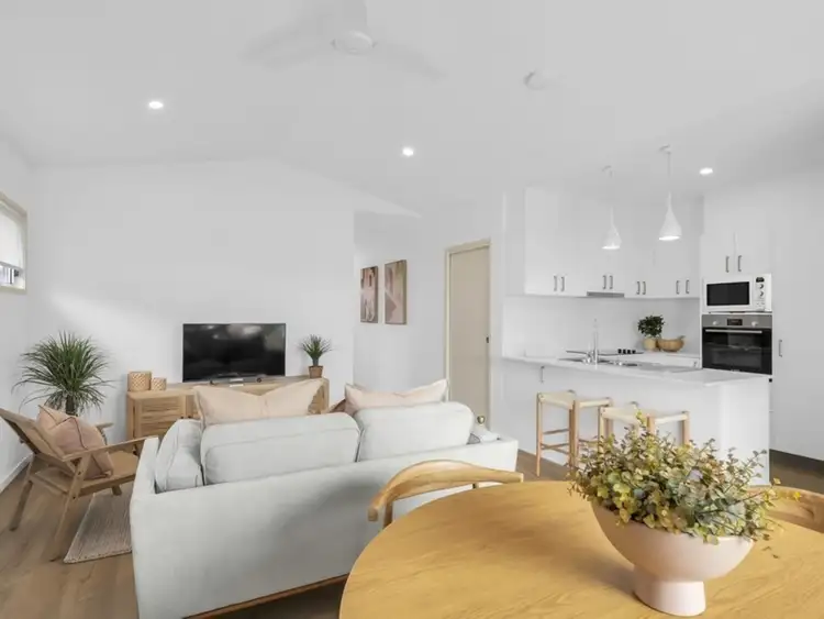 Tuscany/2- 20 Island View Drive, Urangan QLD 4655