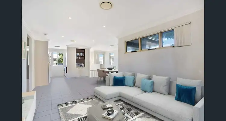 3/4 Locke Street, Southport QLD 4215