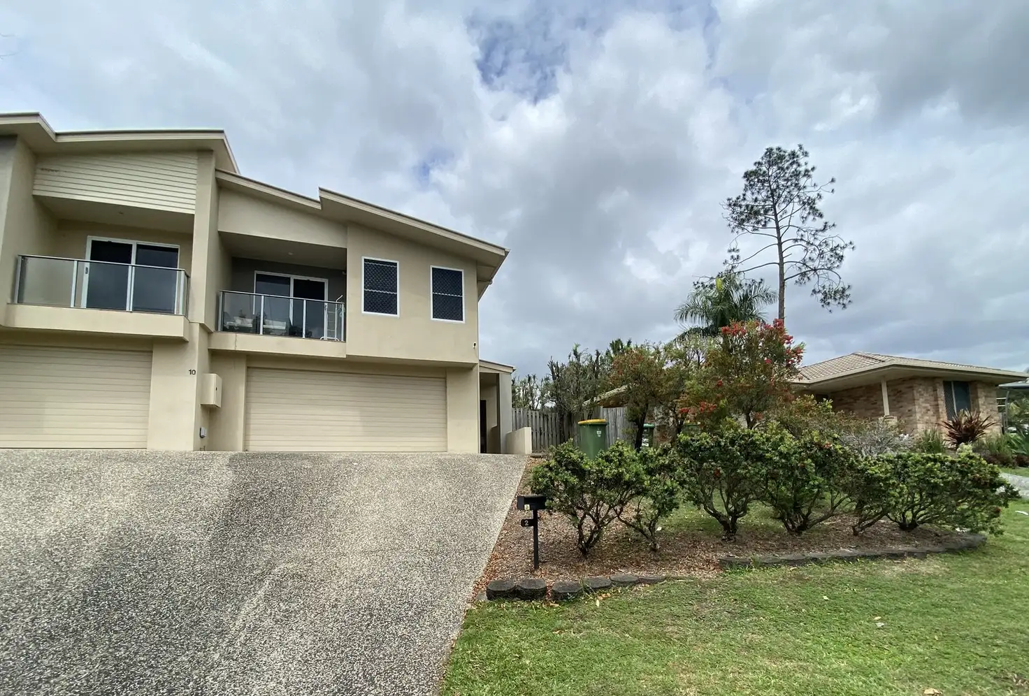 Main view of Homely semi-detached listing, 2/10 Joshua Place, Oxenford QLD 4210
