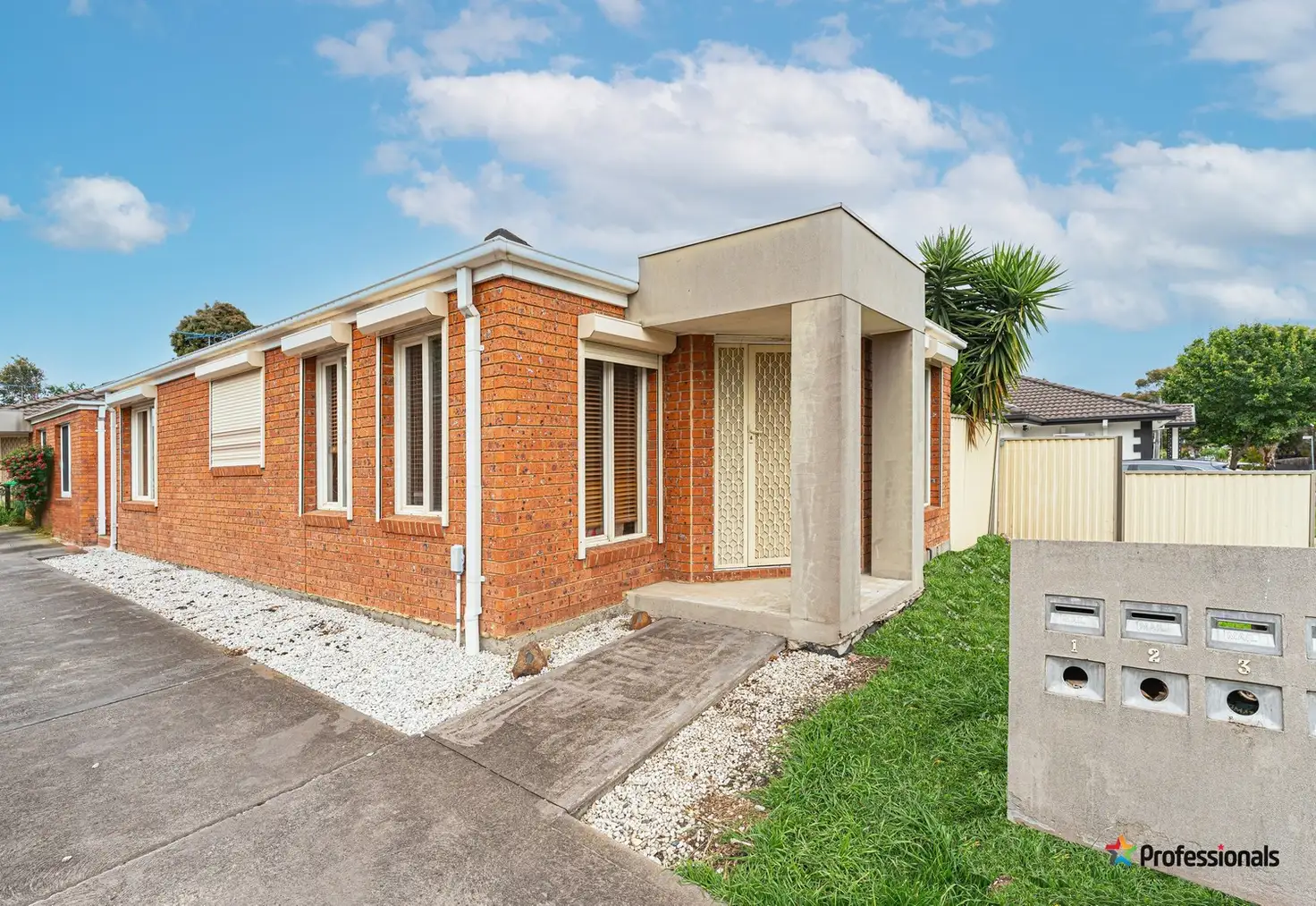 Main view of Homely unit listing, 1/4-8 Mladen Court, Coolaroo VIC 3048