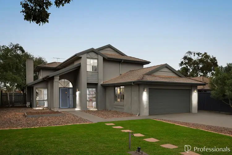 17 Turin Place, Taylors Lakes VIC 3038
