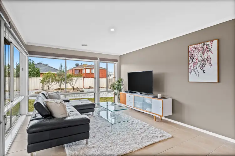 Fifth view of Homely house listing, 12 Hillview Court, Hillside VIC 3037
