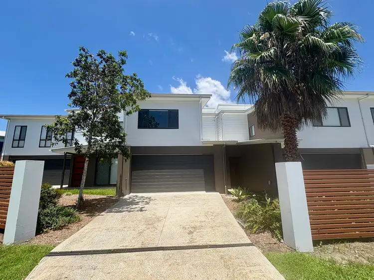 9/2 Carnarvon Court, Oxenford QLD 4210