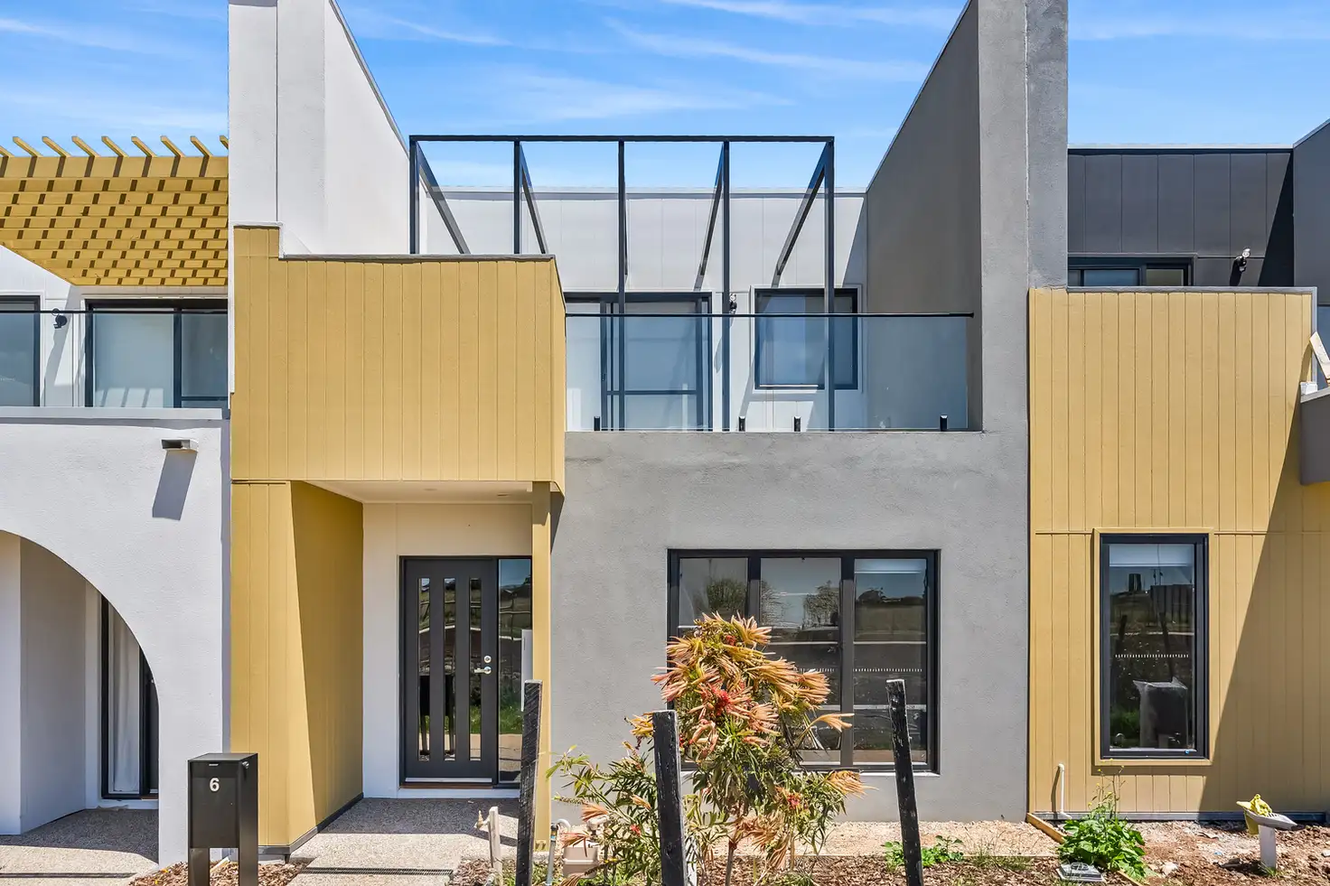 Main view of Homely townhouse listing, 6 Acorn Way, Fraser Rise VIC 3336