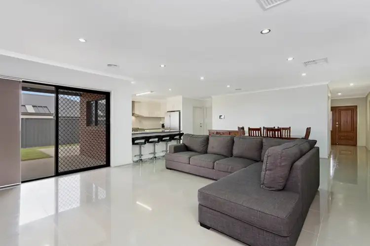 Second view of Homely house listing, 33 Silky Oak Avenue, Wodonga VIC 3690