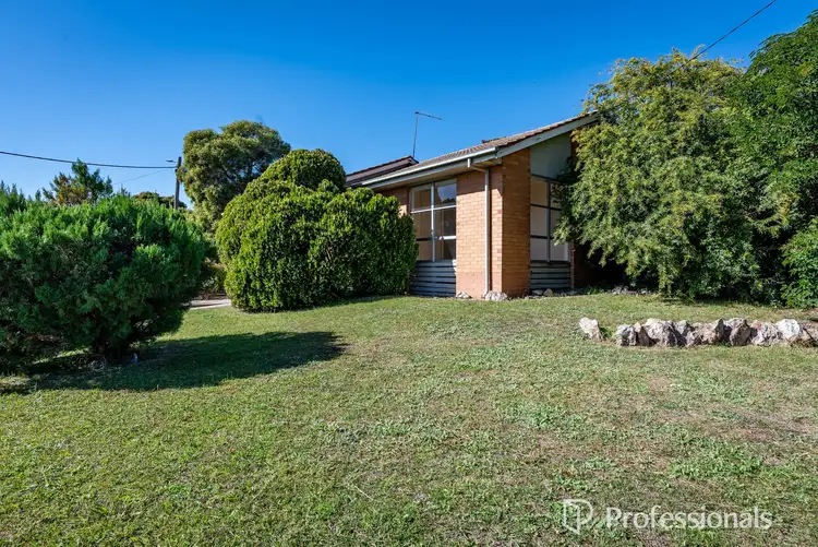 8 Melrose Drive