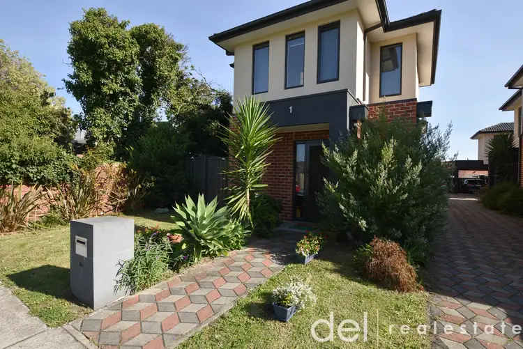 2 Roberts Street