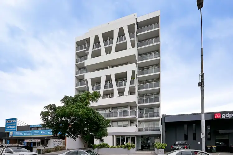 33-39 Racecourse Road