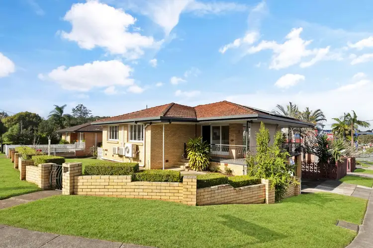 1 Worsfold Street