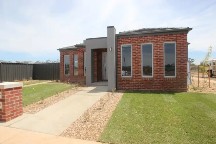 2 Central Court, Maryborough VIC 3465