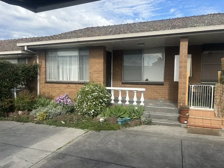 27 Grandview Street