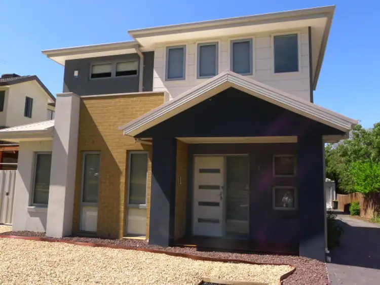 2 Strachan Street