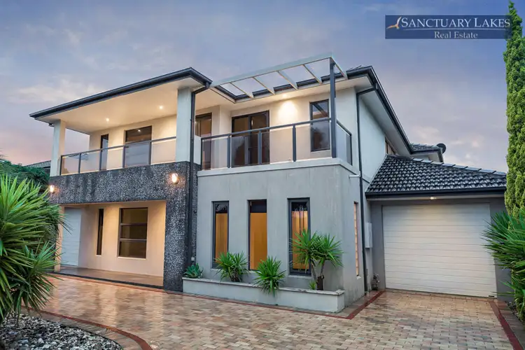 17 Manhattan Close, Sanctuary Lakes VIC 3030