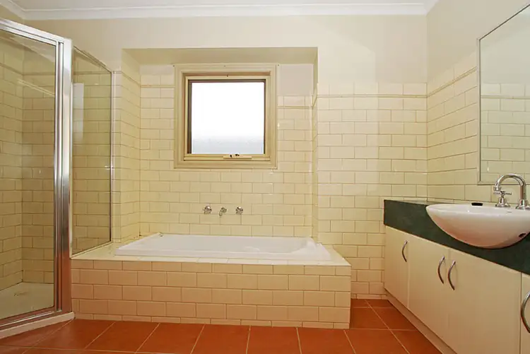 Fifth view of Homely townhouse listing, 2/43 Wentworth Drive, Taylors Lakes VIC 3038
