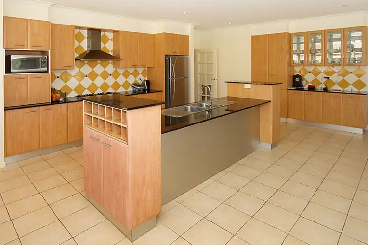 Fifth view of Homely house listing, 7 Cuthbert Drive, Hillside VIC 3037