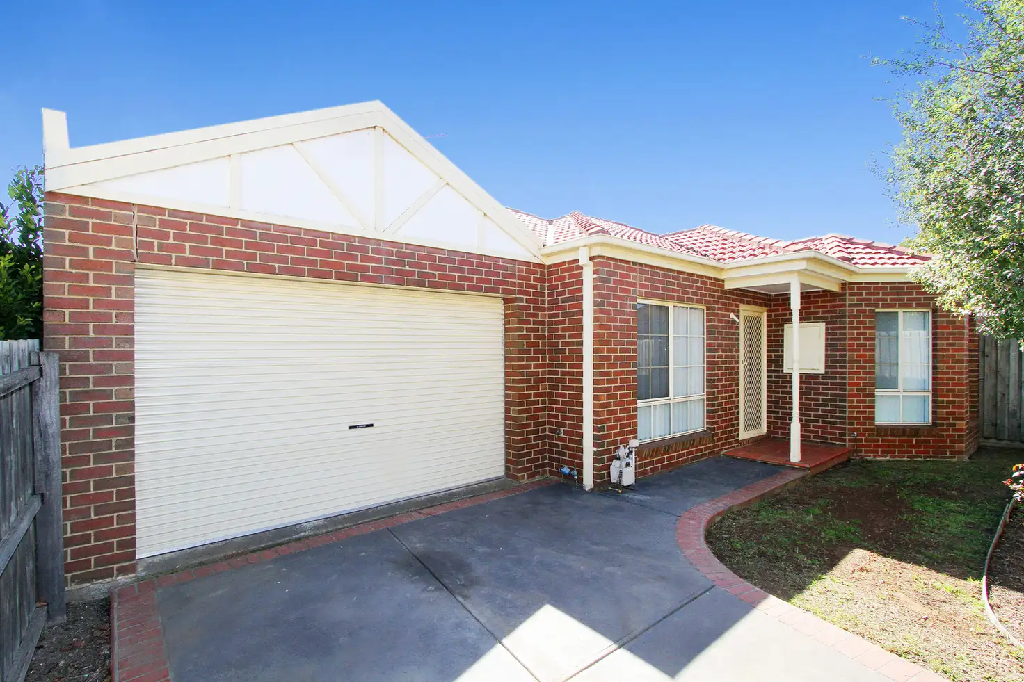 Main view of Homely unit listing, 2/8 Santa Monica Drive, Taylors Lakes VIC 3038