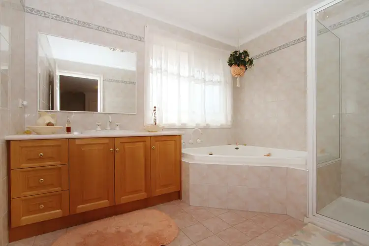 Seventh view of Homely house listing, 9 Park Road, Hillside VIC 3037