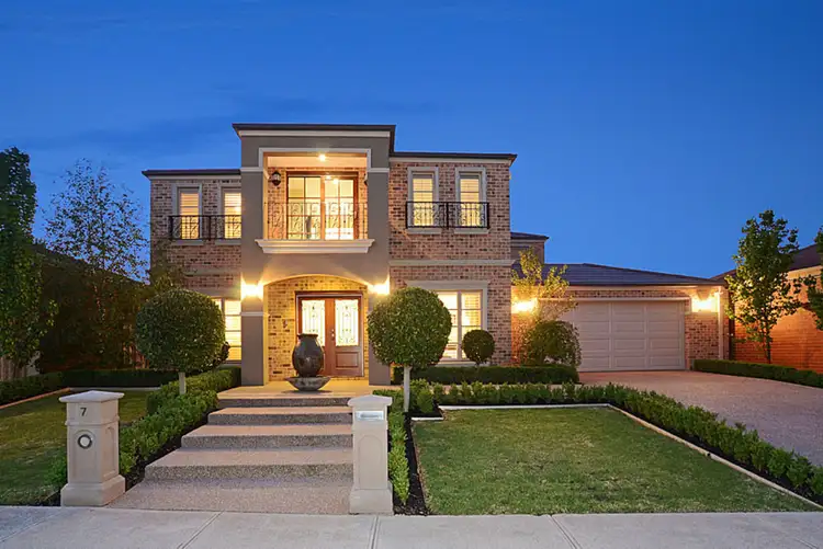 7 Fitzgerald Court, Taylors Lakes VIC 3038