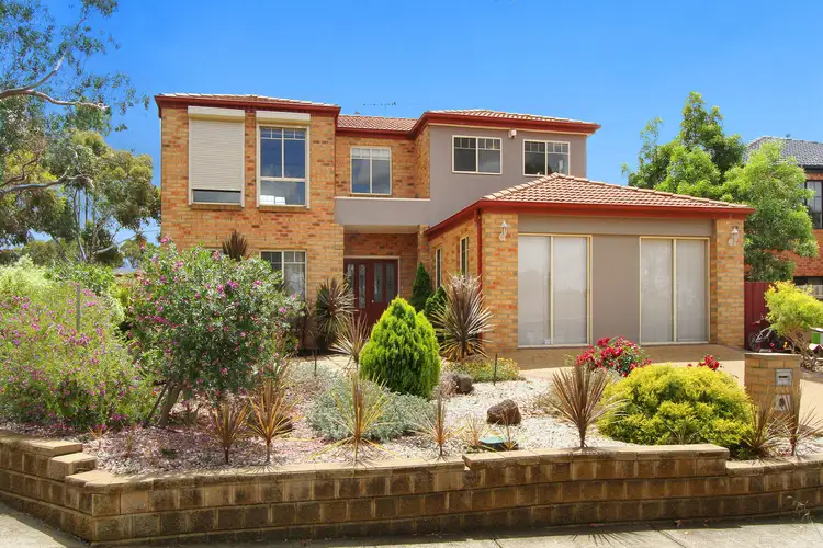 2 Saronvale Crescent, Hillside VIC 3037