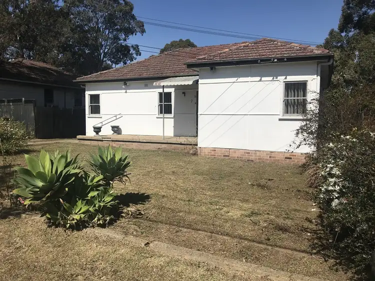 7 Moora Street
