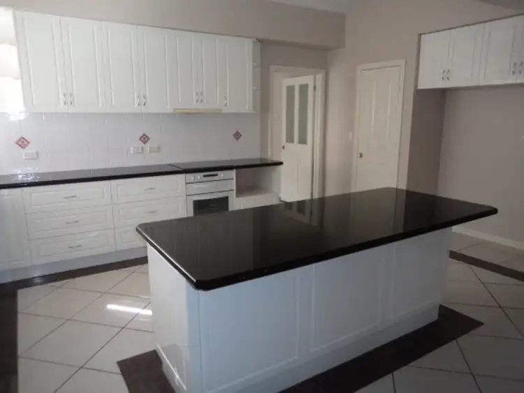 Fifth view of Homely house listing, 4 Cockerell Court, Swan Hill VIC 3585