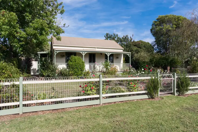 2a Victory Avenue, Wandin North VIC 3139