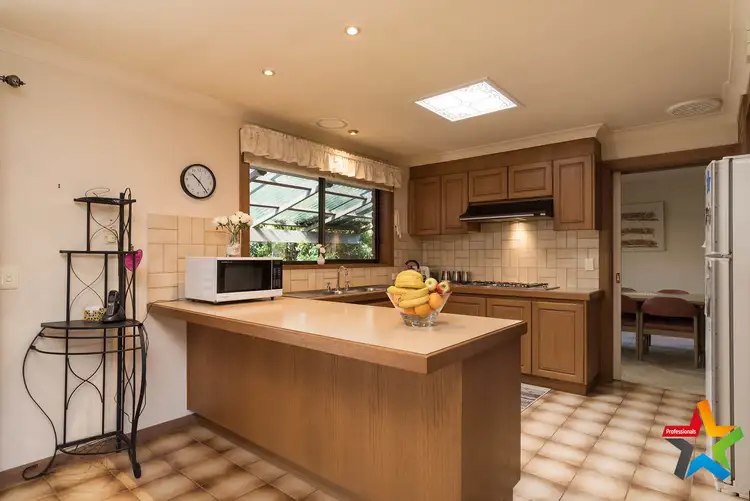 Fifth view of Homely house listing, 8 Kambora Court, Mooroolbark VIC 3138