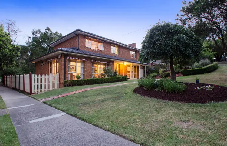 19 Nangathan Way, Croydon North VIC 3136