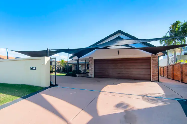 17 Kikori Crescent, Runaway Bay QLD 4216