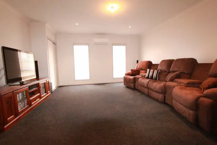 Sixth view of Homely house listing, 10 Nirimba Court, Ascot VIC 3551