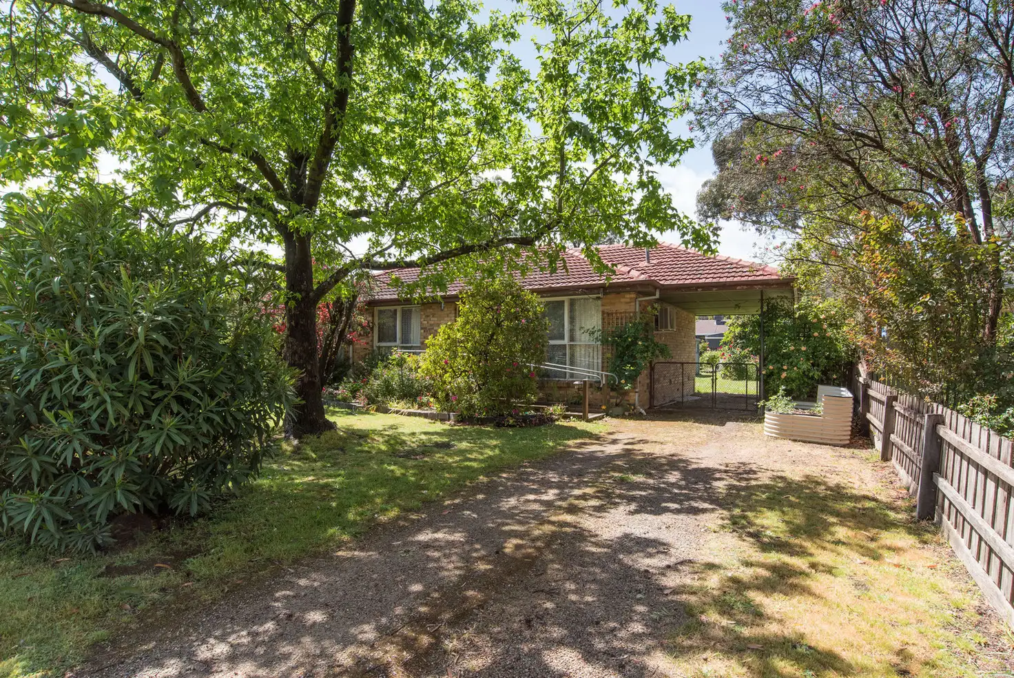 Main view of Homely house listing, 27 Shakespeare Avenue, Mooroolbark VIC 3138