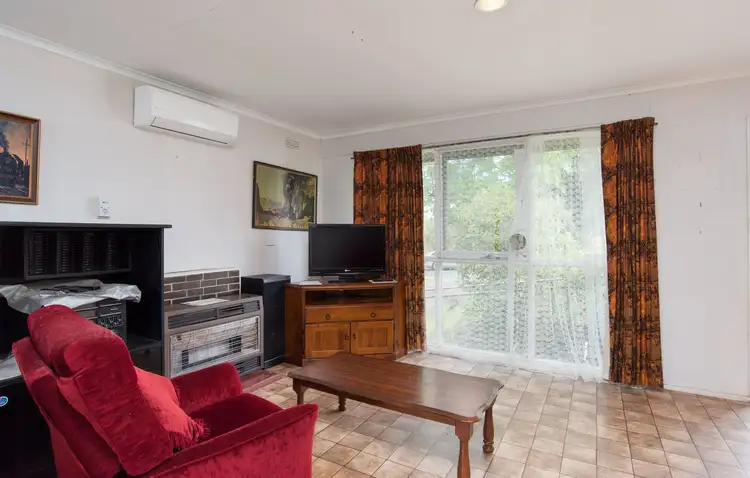 Second view of Homely house listing, 27 Shakespeare Avenue, Mooroolbark VIC 3138