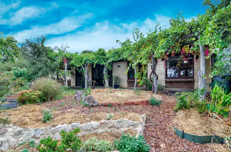 1 KOOKABURRA Court, Willunga SA 5172