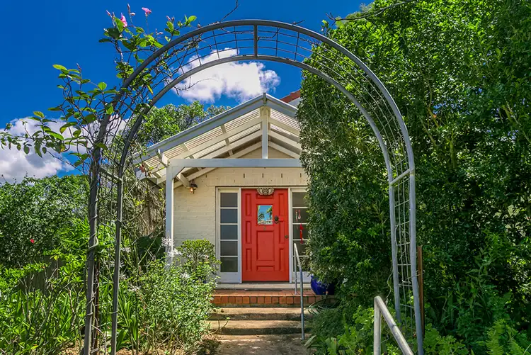 8 Katya Court, Ocean Shores NSW 2483