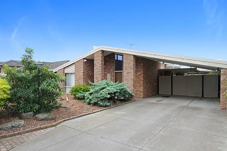 44 Chichester Drive, Taylors Lakes VIC 3038