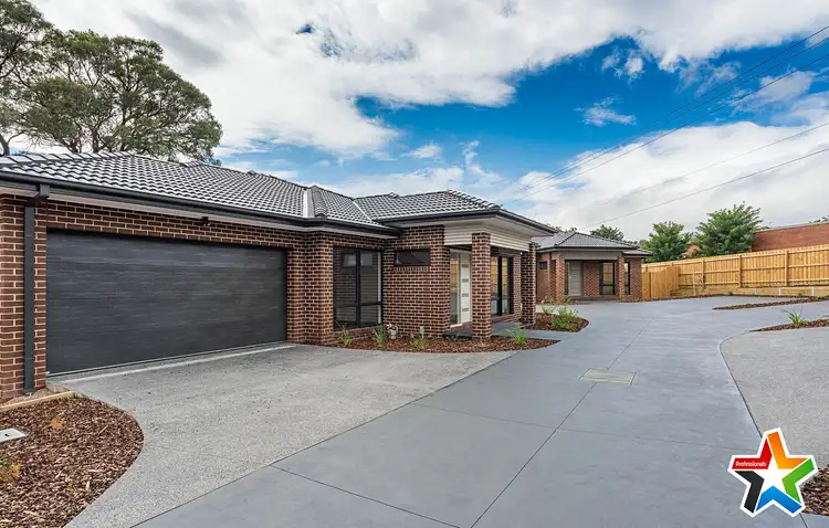 Third view of Homely house listing, 2 Starboard Close, Mooroolbark VIC 3138