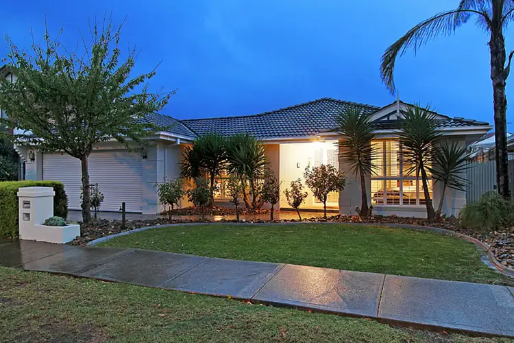 14 Wellesley Drive, Taylors Lakes VIC 3038
