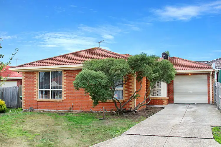 Main view of Homely villa listing, 2/19 Saratoga Crescent, Keilor Downs VIC 3038