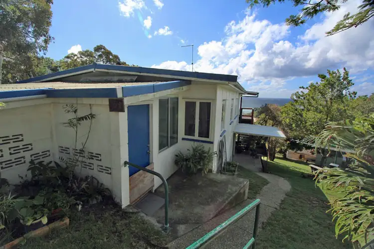 27 Yarrong Road, Point Lookout QLD 4183