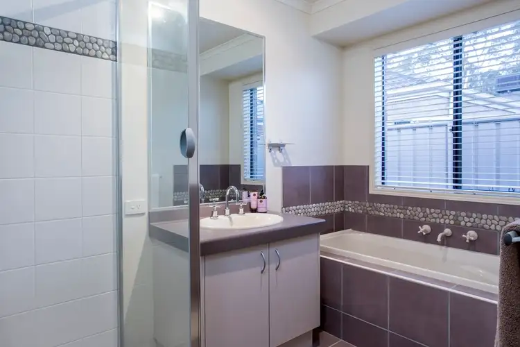Sixth view of Homely house listing, 53 Alexander Close, Strathfieldsaye VIC 3551