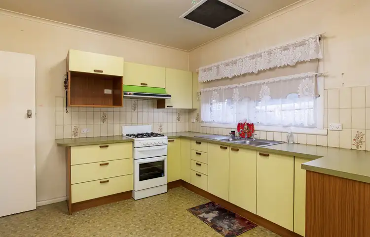 Fifth view of Homely house listing, 86 Mount View Parade, Croydon VIC 3136