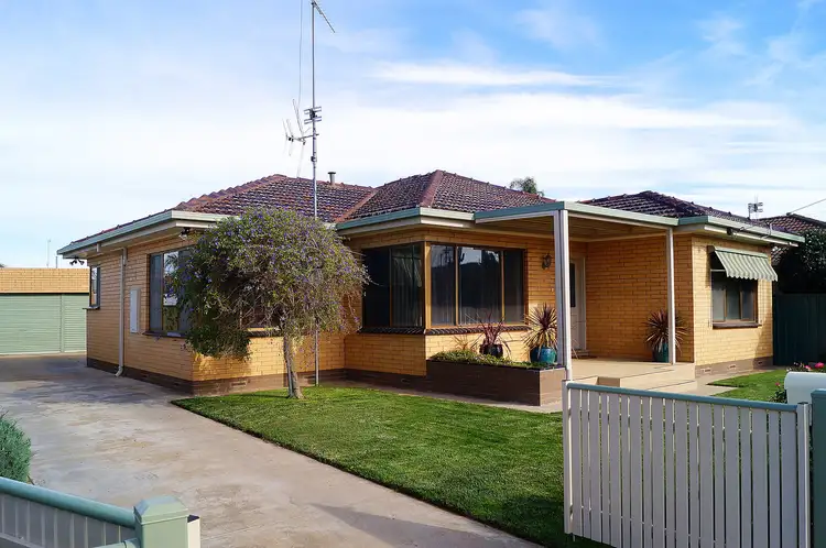 6 Burwood Avenue, Shepparton VIC 3630