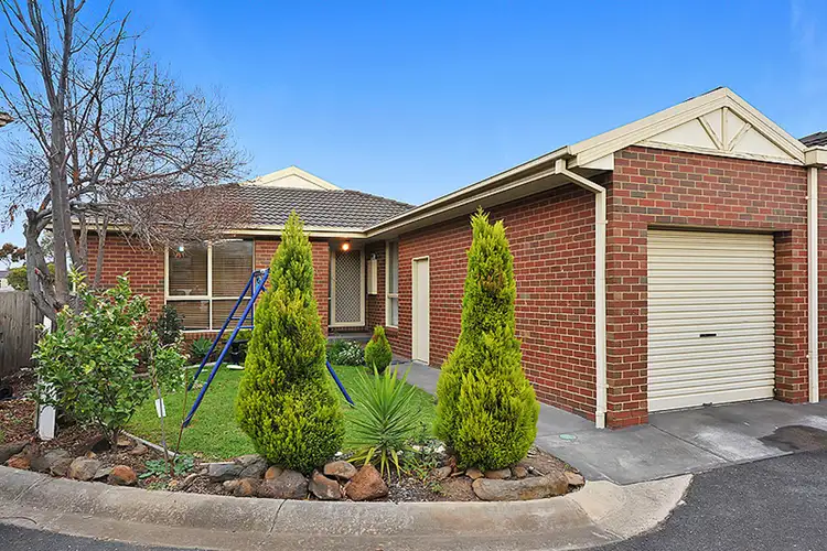 19 Village Avenue, Taylors Lakes VIC 3038